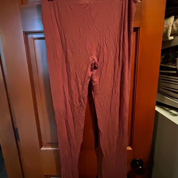 NWOT- Tahari brand Lounge wear/pajama set - Picture 8 of 11